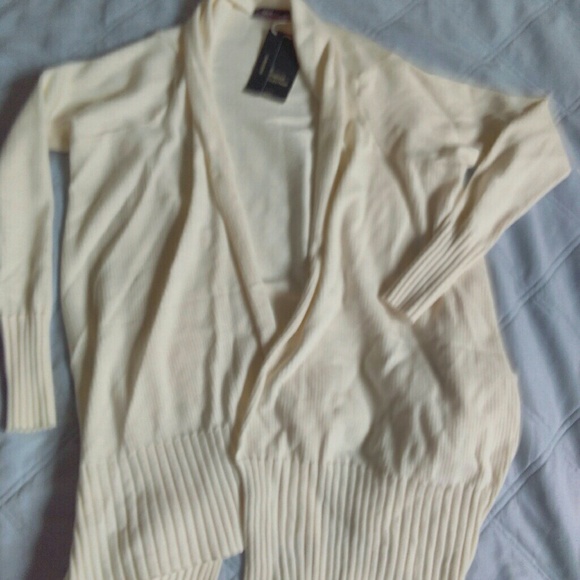 ZARA  Sweater High Low Style  Off White - Picture 1 of 3